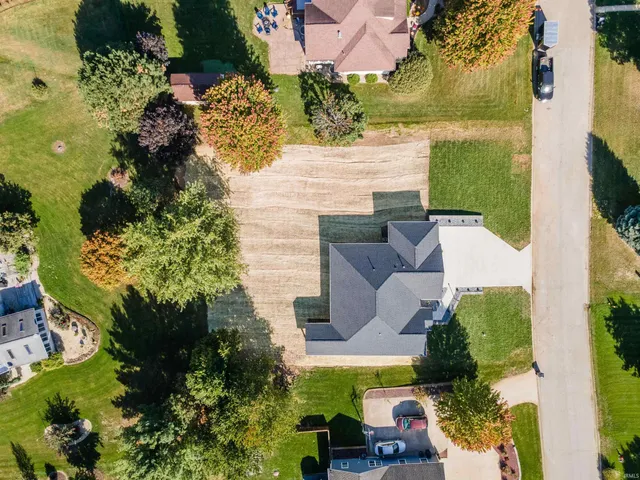 $386,000 | 4085 East Oldfield Drive, Leesburg, IN 46538