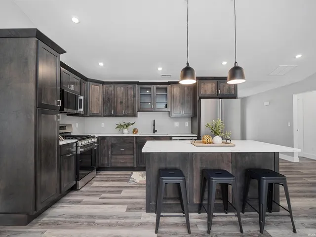 $386,000 | 4085 East Oldfield Drive, Leesburg, IN 46538