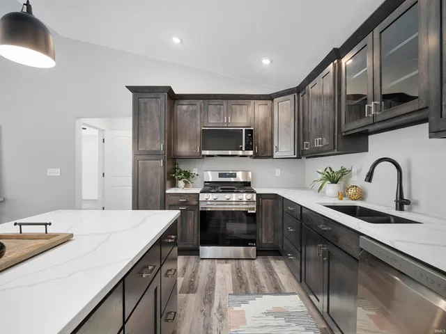 $386,000 | 4085 East Oldfield Drive, Leesburg, IN 46538