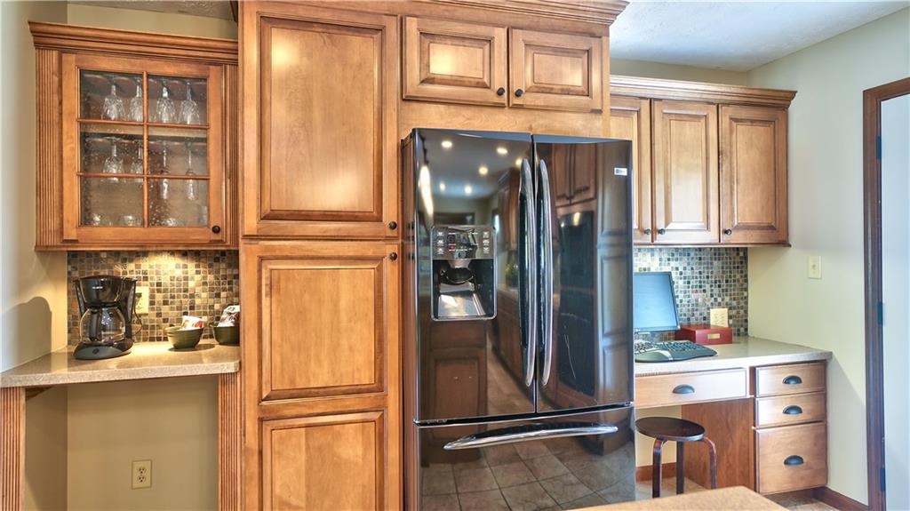 855 Bennett Road Carmel, IN 46032 - Photo 4 of 21 Gallery Image 4