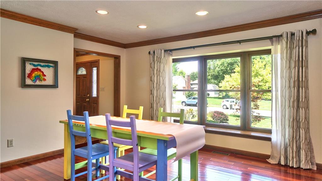 855 Bennett Road Carmel, IN 46032 - Photo 7 of 21 Gallery Image 7