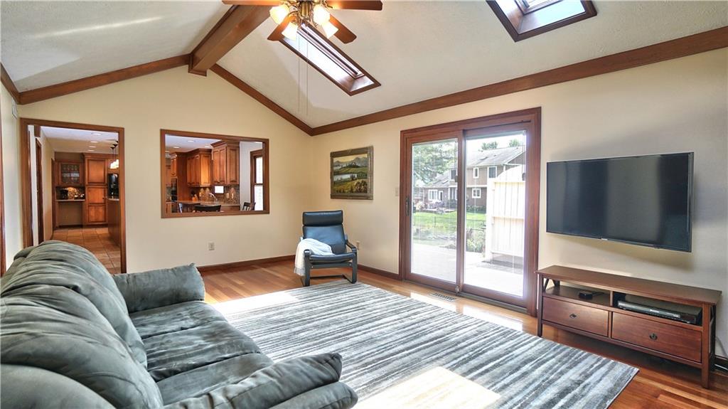 855 Bennett Road Carmel, IN 46032 - Photo 9 of 21 Gallery Image 9