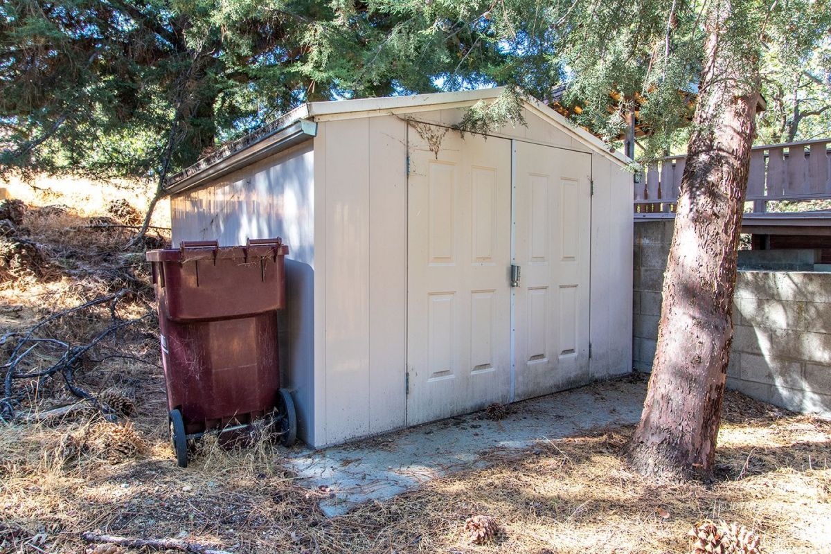 26820 Saunders Meadow Road Idyllwild, CA 92549 - Photo 3 of 28 a view of a barn in the yard