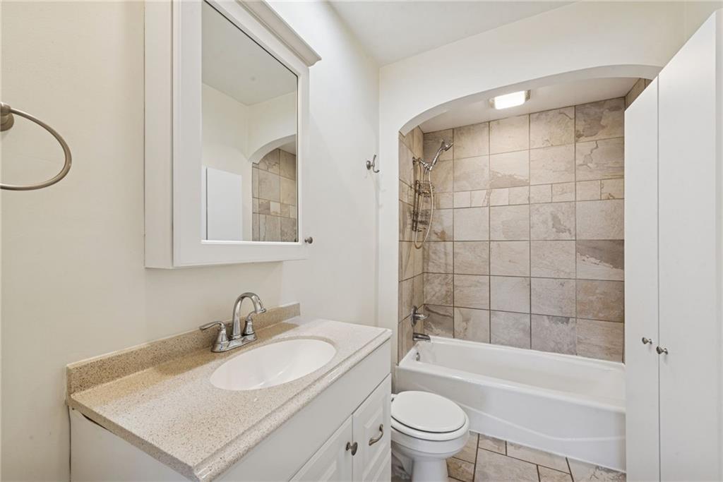 1066 Roup Avenue Brackenridge, PA 15014 - Photo 16 of 35