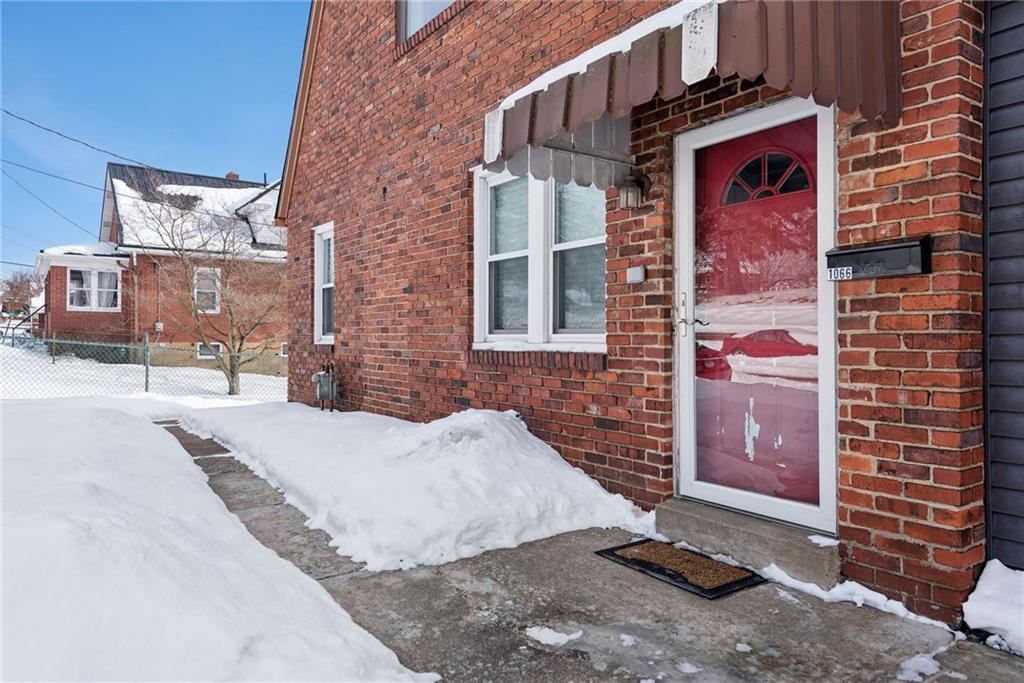 1066 Roup Avenue Brackenridge, PA 15014 - Photo 2 of 35