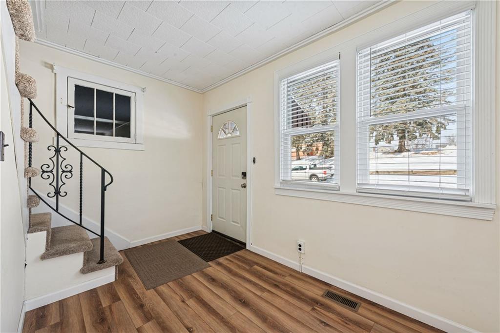 1066 Roup Avenue Brackenridge, PA 15014 - Photo 3 of 35