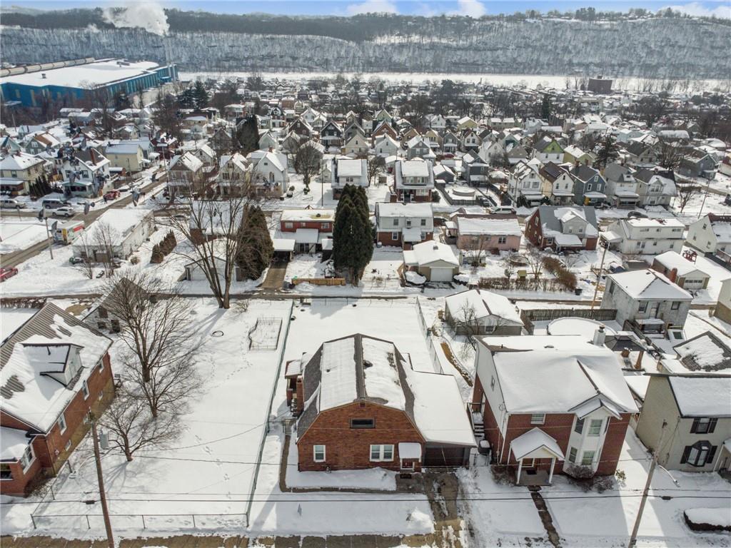 1066 Roup Avenue Brackenridge, PA 15014 - Photo 31 of 35