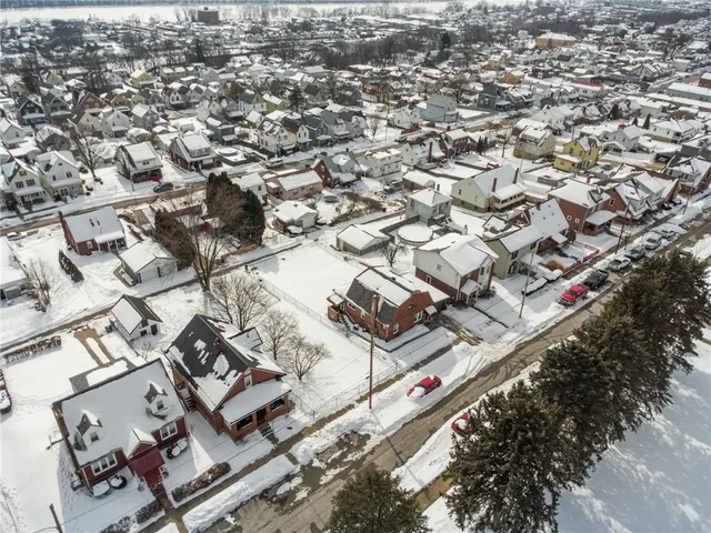 $140,000 | 1066 Roup Avenue, Brackenridge, PA 15014