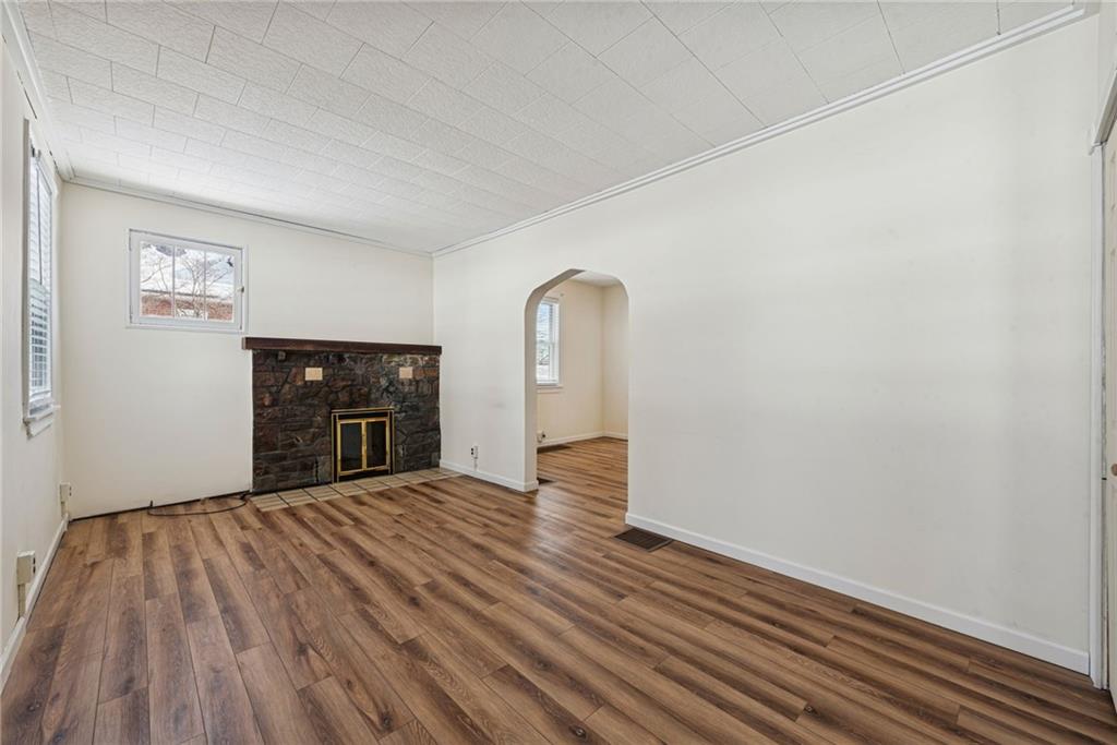 1066 Roup Avenue Brackenridge, PA 15014 - Photo 4 of 35