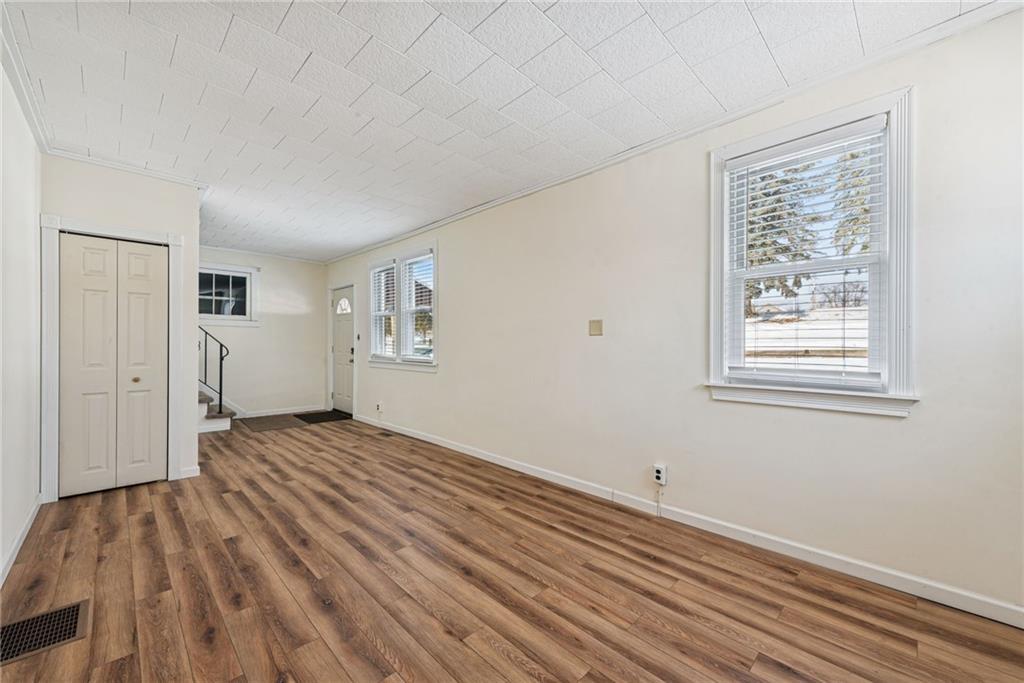 1066 Roup Avenue Brackenridge, PA 15014 - Photo 6 of 35