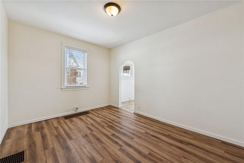 1066 Roup Avenue Brackenridge, PA 15014 - Photo 7 of 35