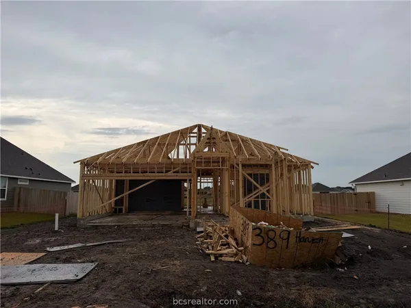 $284,900 | 389 Harvest Lk Drive, Snook, TX 77879