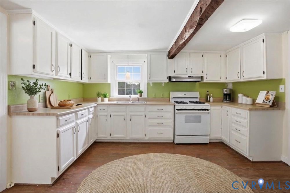 8153 East Patrick Henry Road Hanover, VA 23069 - Photo 1 of 25 Virtually staged