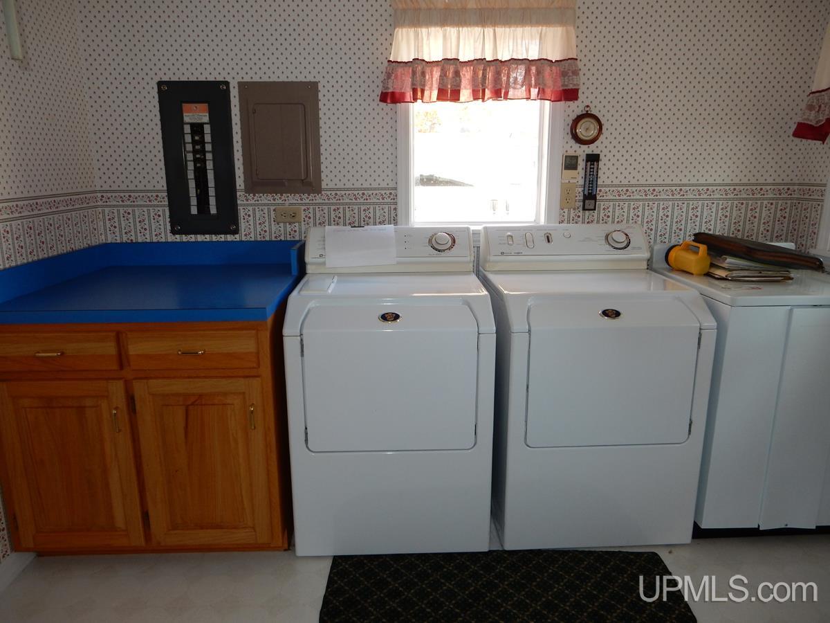 924 North Co Road Manistique, MI 49854 - Photo 31 of 32