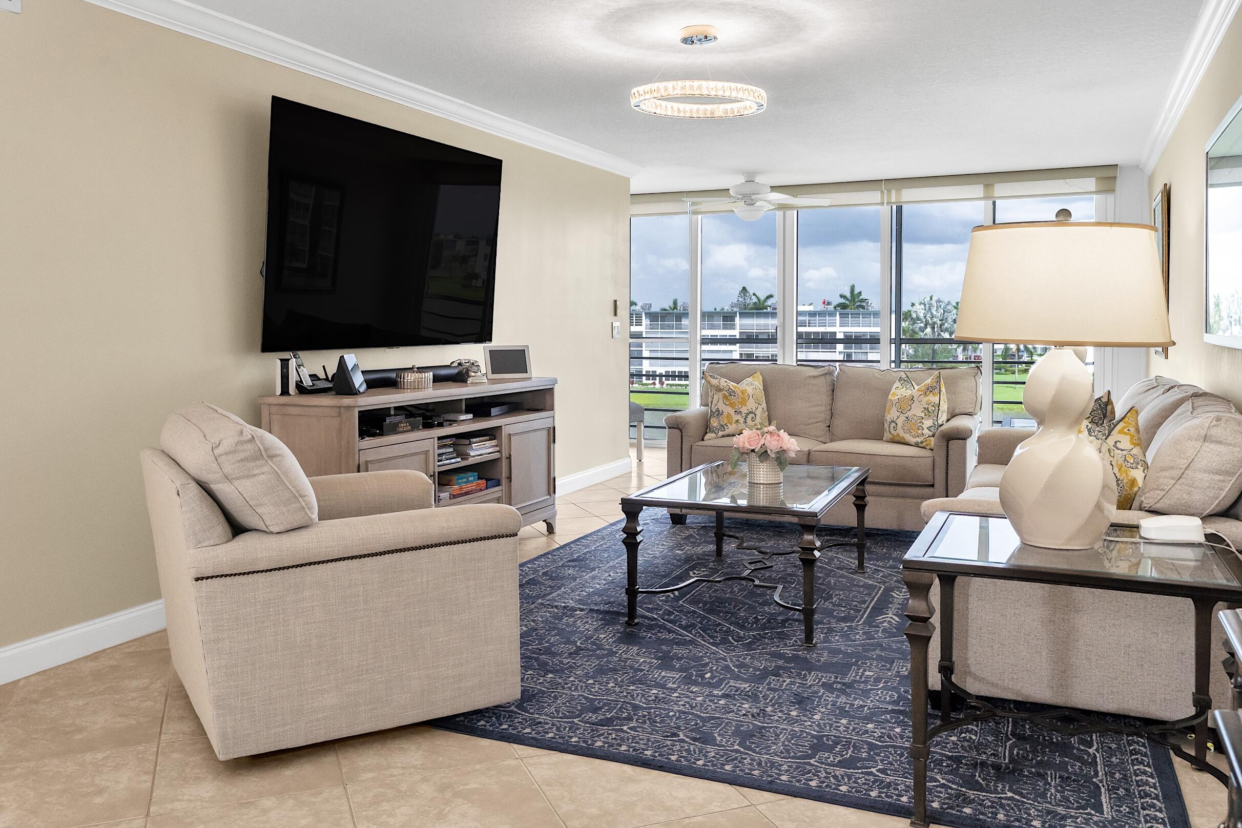 4090 Guildford East, Unit E Boca Raton, FL 33434 - Photo 16 of 59 4090 - 016