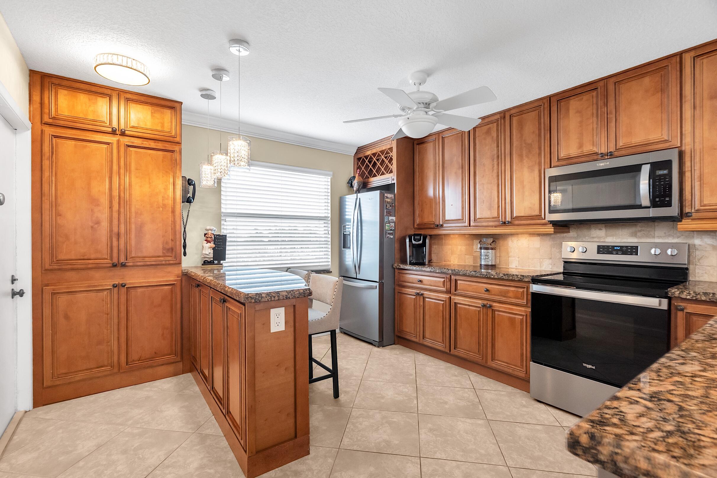 4090 Guildford East, Unit E Boca Raton, FL 33434 - Photo 6 of 59 4090 - 006