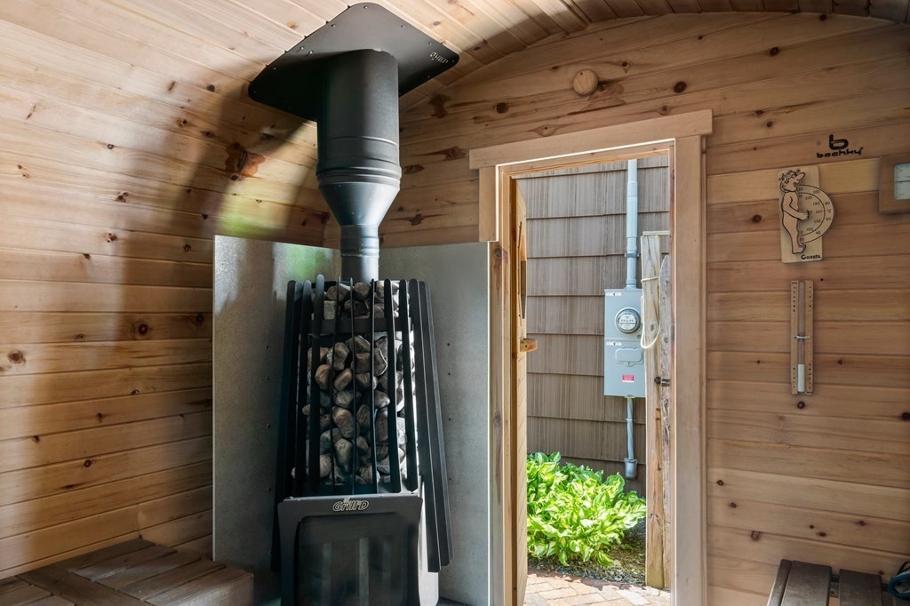 3 Bates Grove Road Webster, MA 01570 - Photo 15 of 40