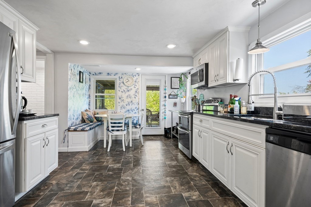 3 Bates Grove Road Webster, MA 01570 - Photo 28 of 40