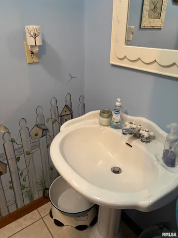 $340,000 | 801 Firethorn Drive, Washington, IL 61571