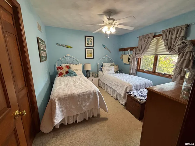 $340,000 | 801 Firethorn Drive, Washington, IL 61571