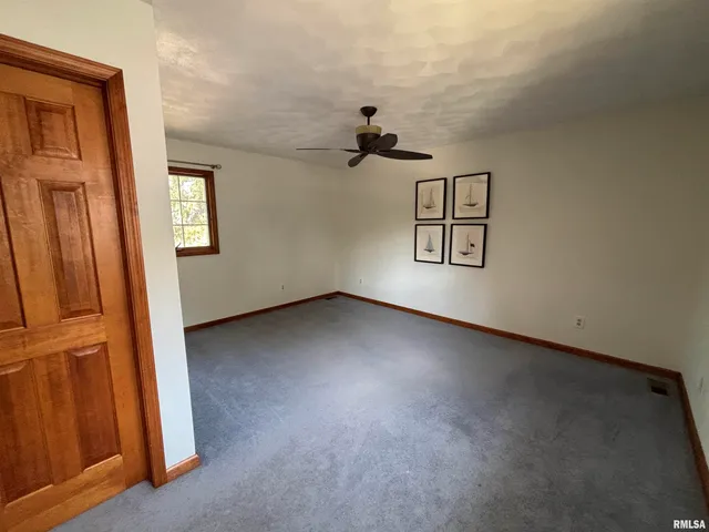 $340,000 | 801 Firethorn Drive, Washington, IL 61571