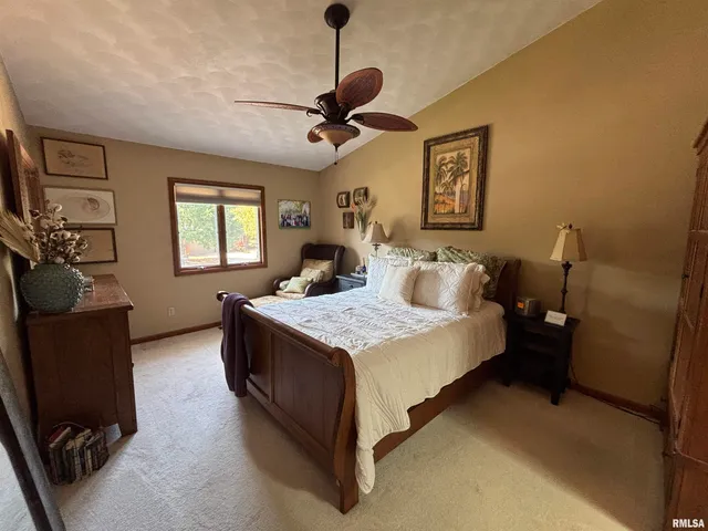 $340,000 | 801 Firethorn Drive, Washington, IL 61571