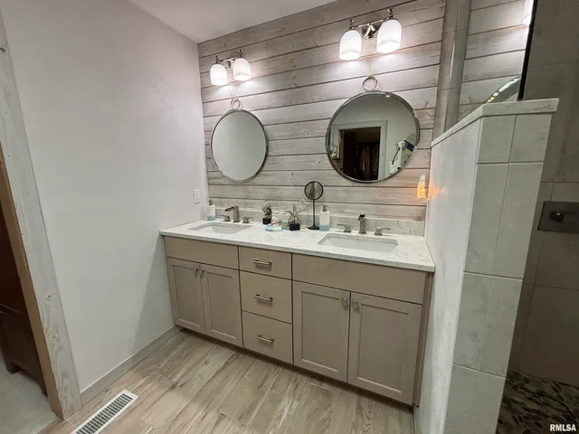 $340,000 | 801 Firethorn Drive, Washington, IL 61571