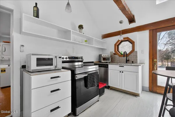 $315,900 | 1410 River Road, Bethlehem, NY 12158