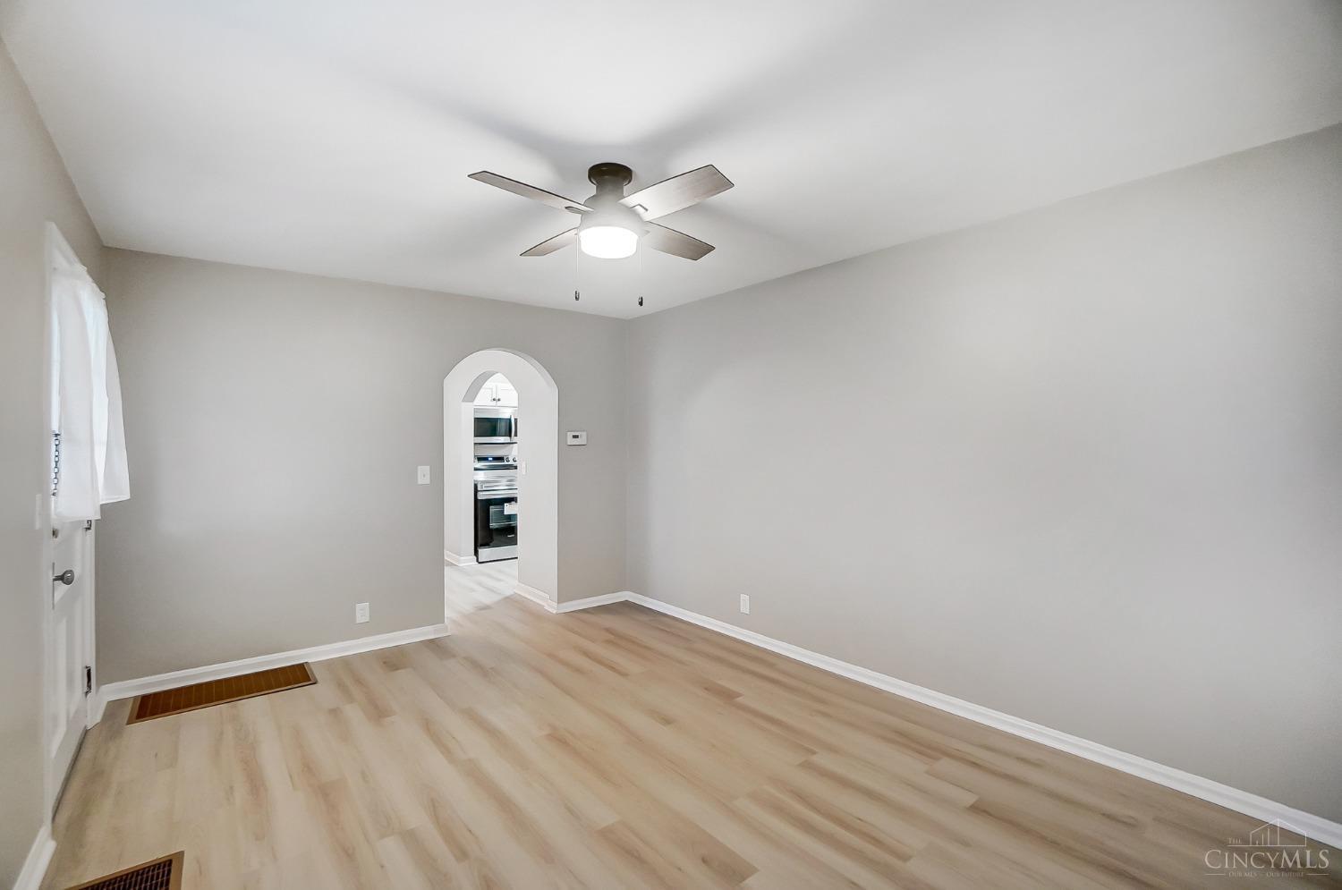 3511 West Galbraith Road Cincinnati, OH 45239 - Photo 9 of 42