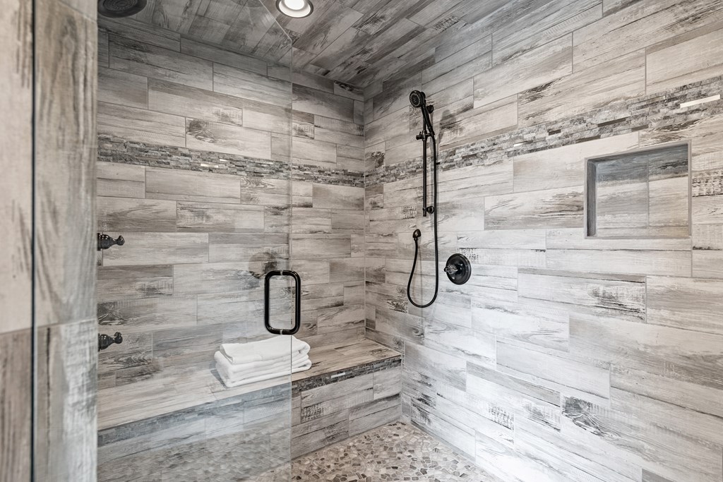 520 Overlook Drive Blue Ridge, GA 30513 - Photo 57 of 84 a bathroom with a shower