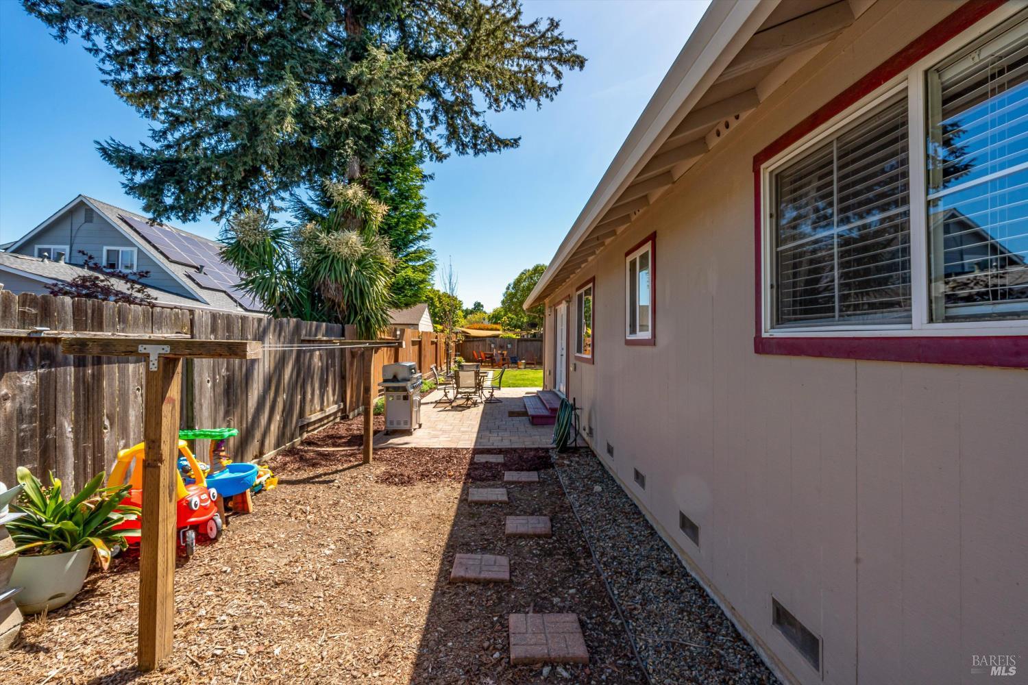 1526 Bruce Court Santa Rosa, CA 95401 - Photo 46 of 58