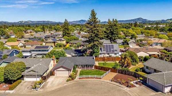 $719,000 | 1526 Bruce Court, Santa Rosa, CA 95401