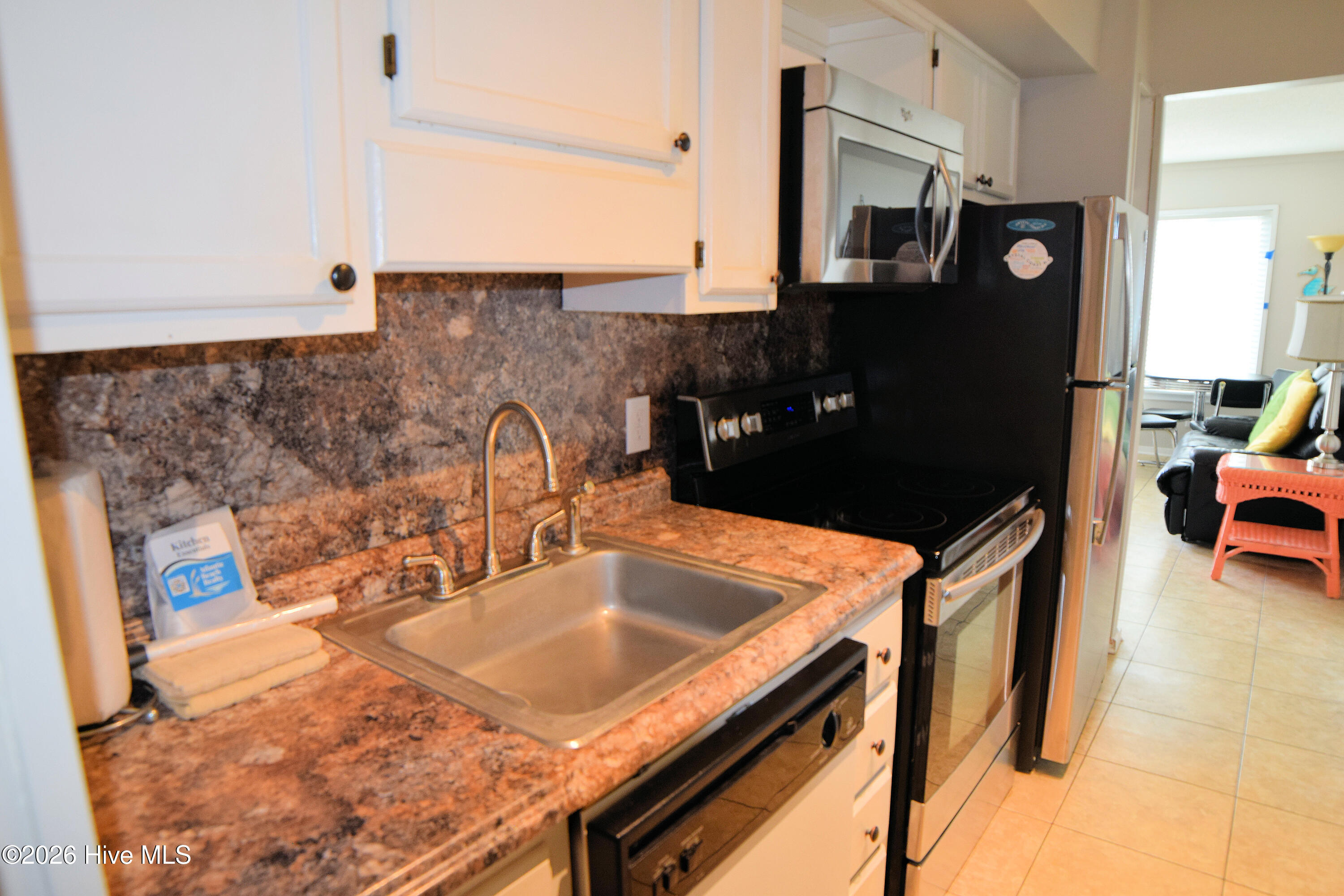 1904 East Fort Macon Road, Unit 348 Atlantic Beach, NC 28512 - Photo 13 of 27 Kitchen