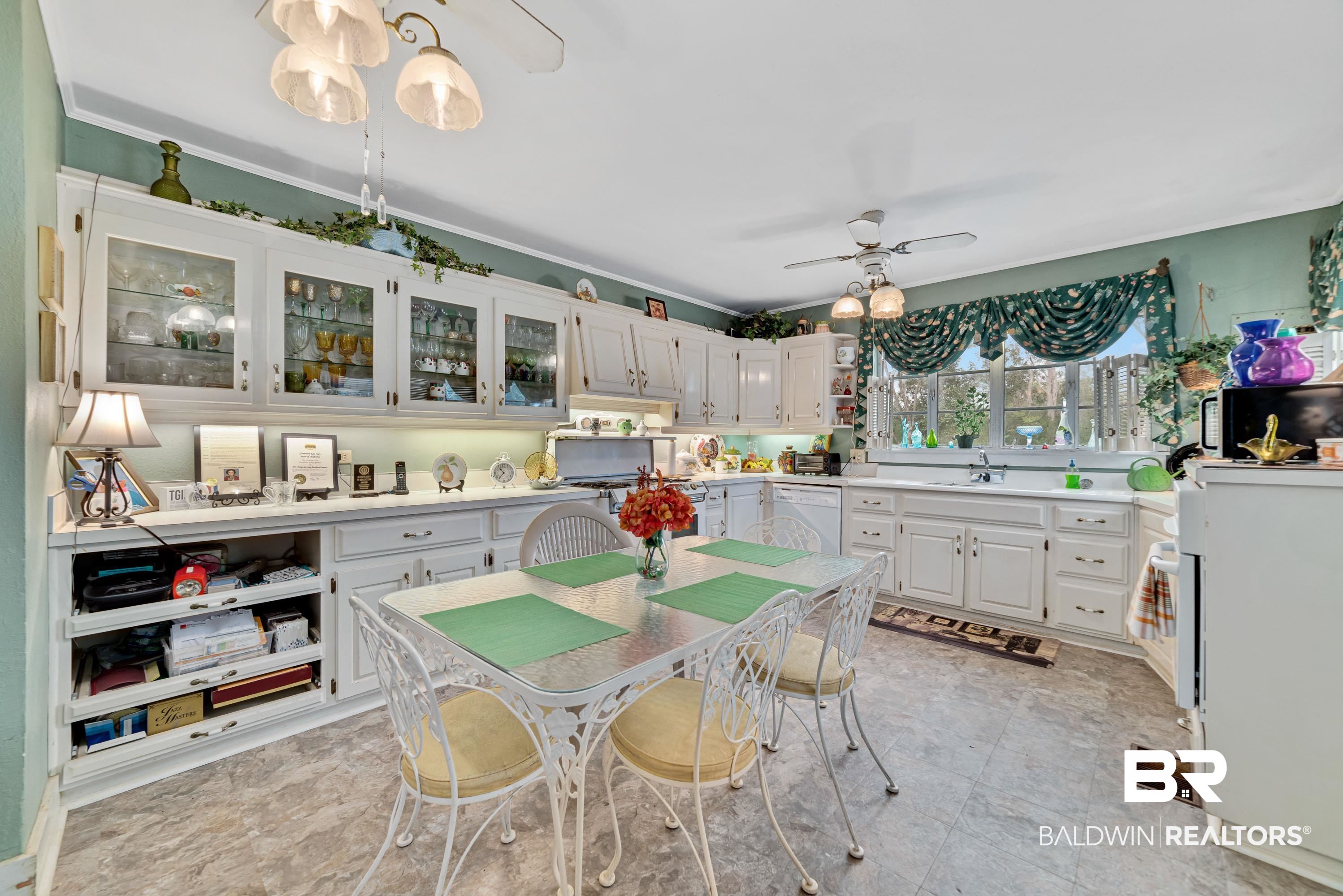 516 West Laurel Avenue Foley, AL 36535 - Photo 9 of 44 Kitchen