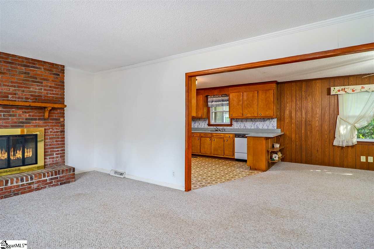 109 State Rd S-23-803 Greenville, SC 29611 - Photo 4 of 13 Gallery Image 4