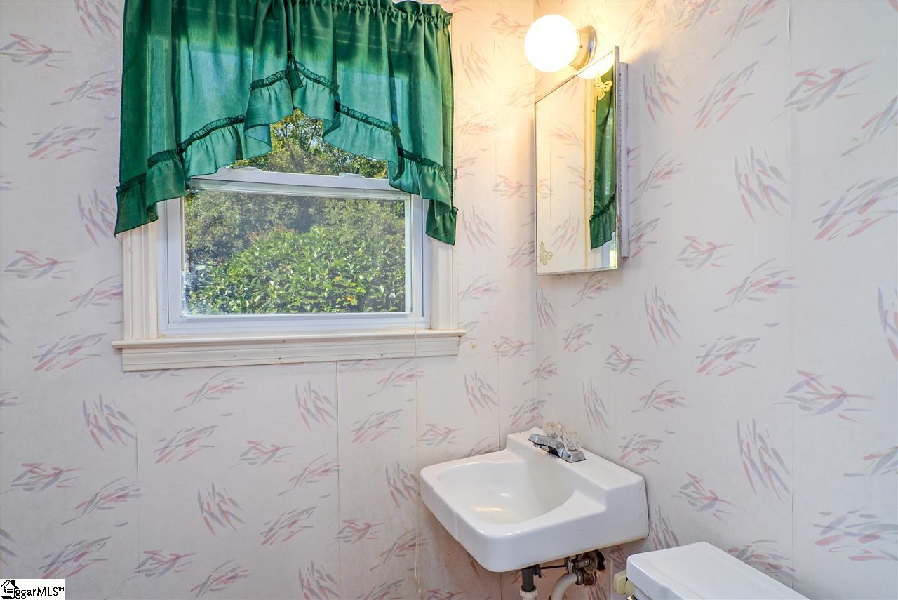 109 State Rd S-23-803 Greenville, SC 29611 - Photo 9 of 13 Gallery Image 9