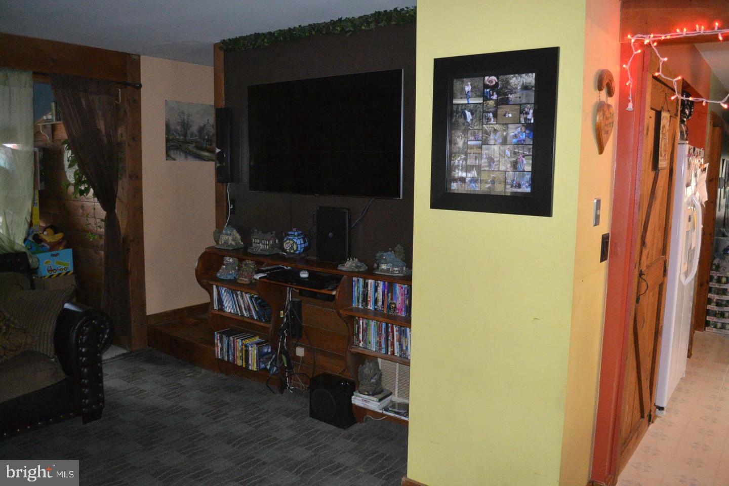 7719 Vermont Road Rhoadesville, VA 22542 - Photo 25 of 36 2017 Shot of area in LR just before stairs to 2d F