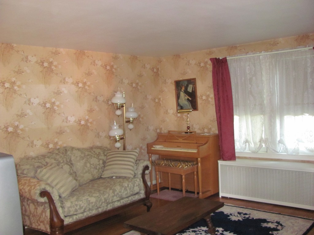 17 Rydberg Terrace Worcester, MA 01607 - Photo 4 of 18 Gallery Image 4