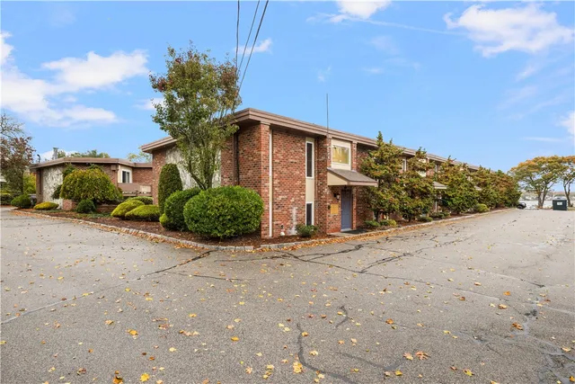$250,000 | 3940 Post Road, Unit 3, Warwick, RI 02886