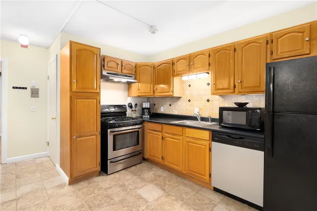 $250,000 | 3940 Post Road, Unit 3, Warwick, RI 02886