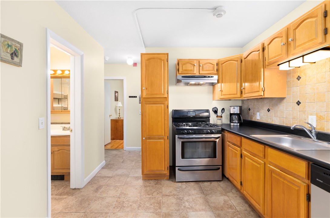 3940 Post Road, Unit 3 Warwick, RI 02886 - Photo 6 of 14