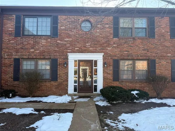 $1,595 | 7925 Royal Arms Court, Unit 1, St. Louis, MO 63123
