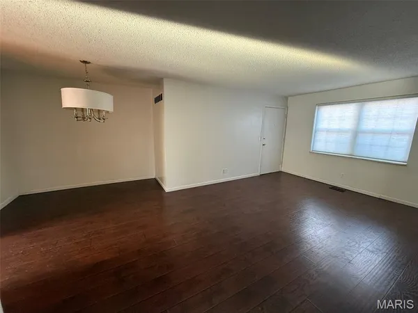 $1,595 | 7925 Royal Arms Court, Unit 1, St. Louis, MO 63123