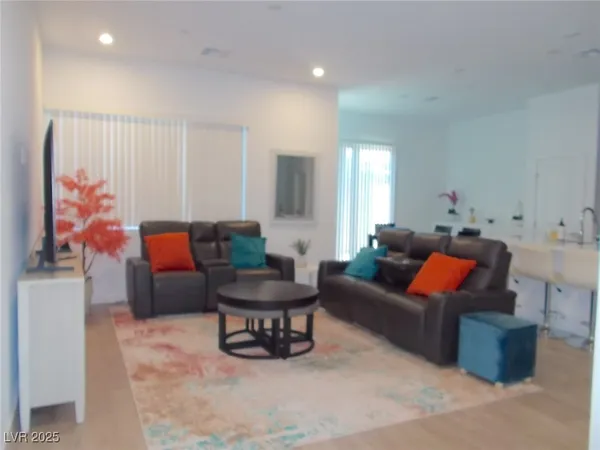 $3,275 | 3360 Santa Verdiana Street, Henderson, NV 89044