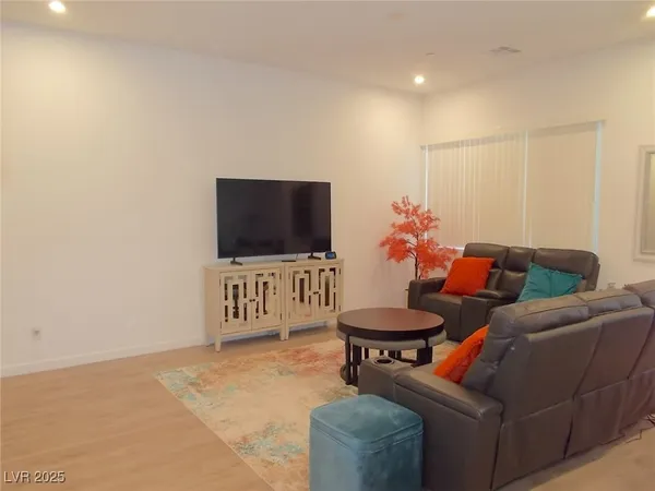 $3,275 | 3360 Santa Verdiana Street, Henderson, NV 89044