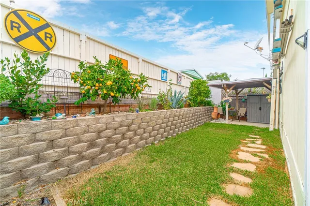 a view of a back yard of the house