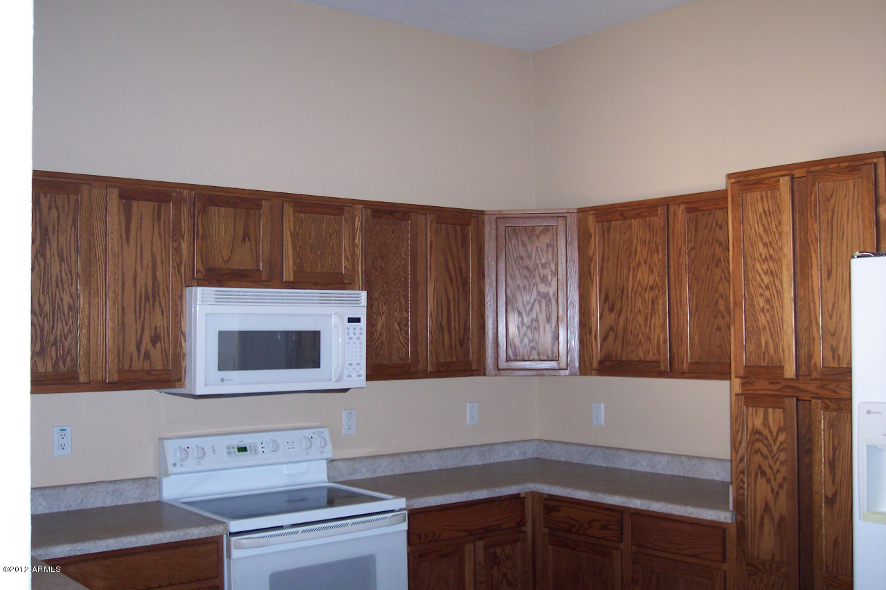 7987 West Nancy Road Peoria, AZ 85382 - Photo 3 of 11 Kitchen