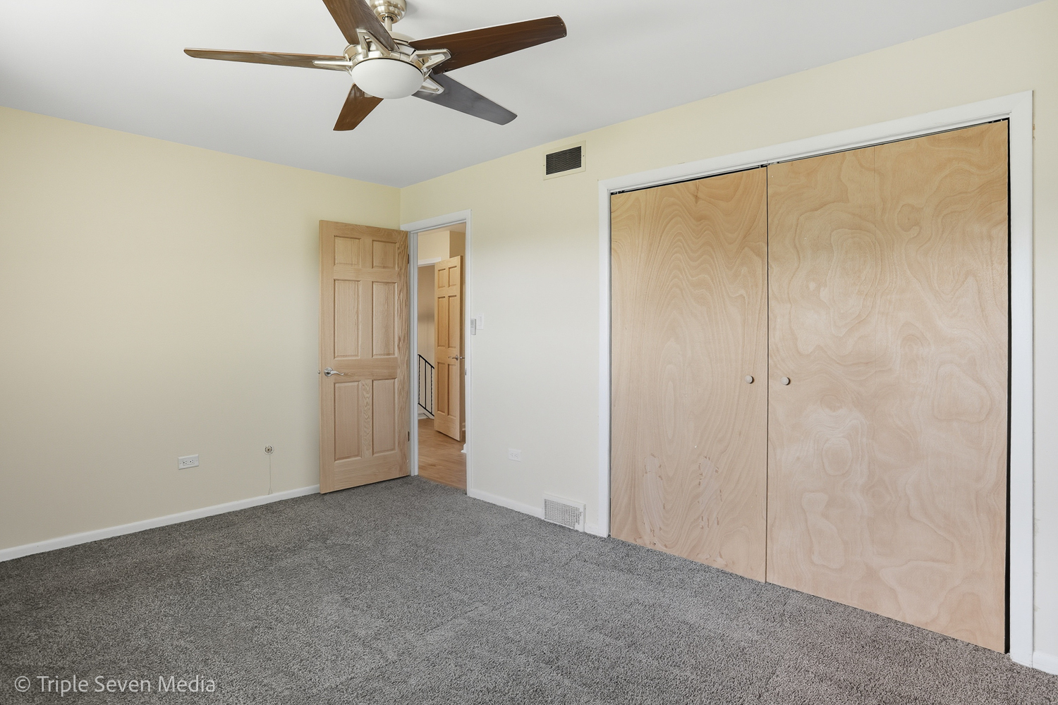 11307 German Church Road Willow Springs, IL 60480 - Photo 38 of 49 a view of an empty room