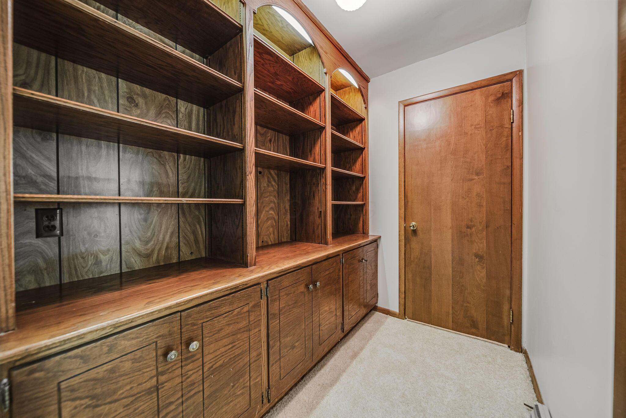 5256 Longrifle Road Westerville, OH 43081 - Photo 45 of 65 Hallway