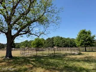 $1,600 | 245 Blue Valley Road, Vass, NC 28394